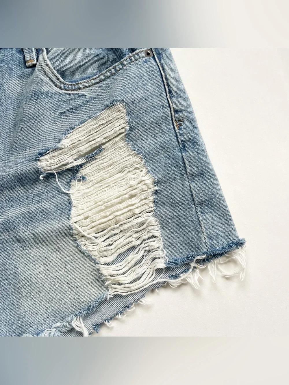 FRAME Denim Le Ultra Baggy Shorts Lomond Slash Distressed High Rise